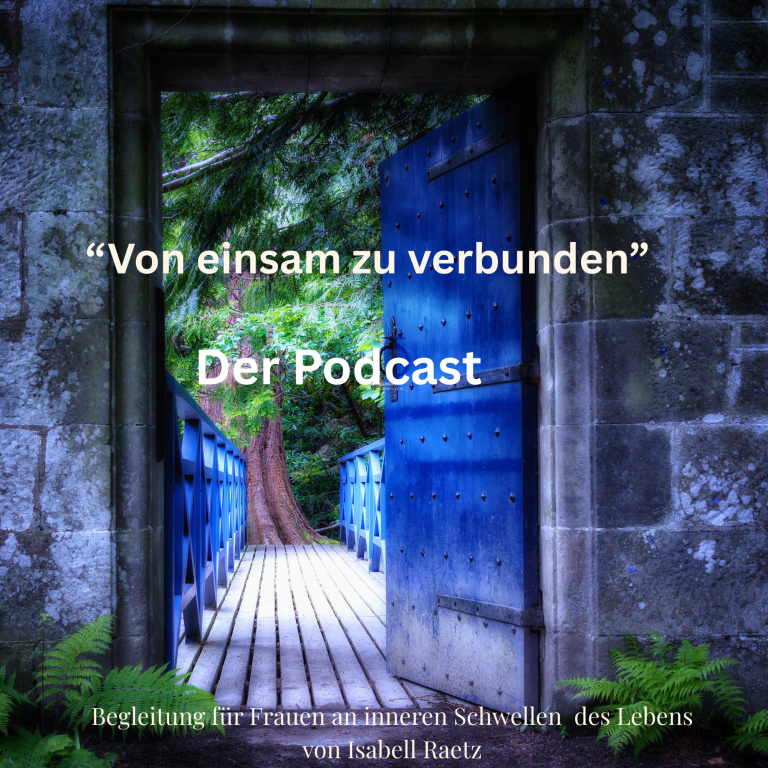 „Offene Tür mit Blick auf eine Brücke in den Wald – ein Symbol für den Weg von Einsamkeit zu Verbindung und innerer Heilung.“
